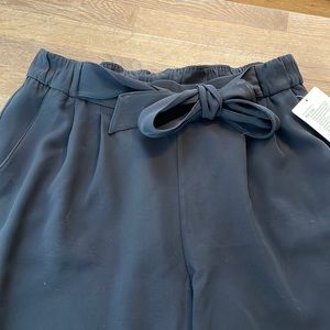 Black dress crop with bow accent- NWT